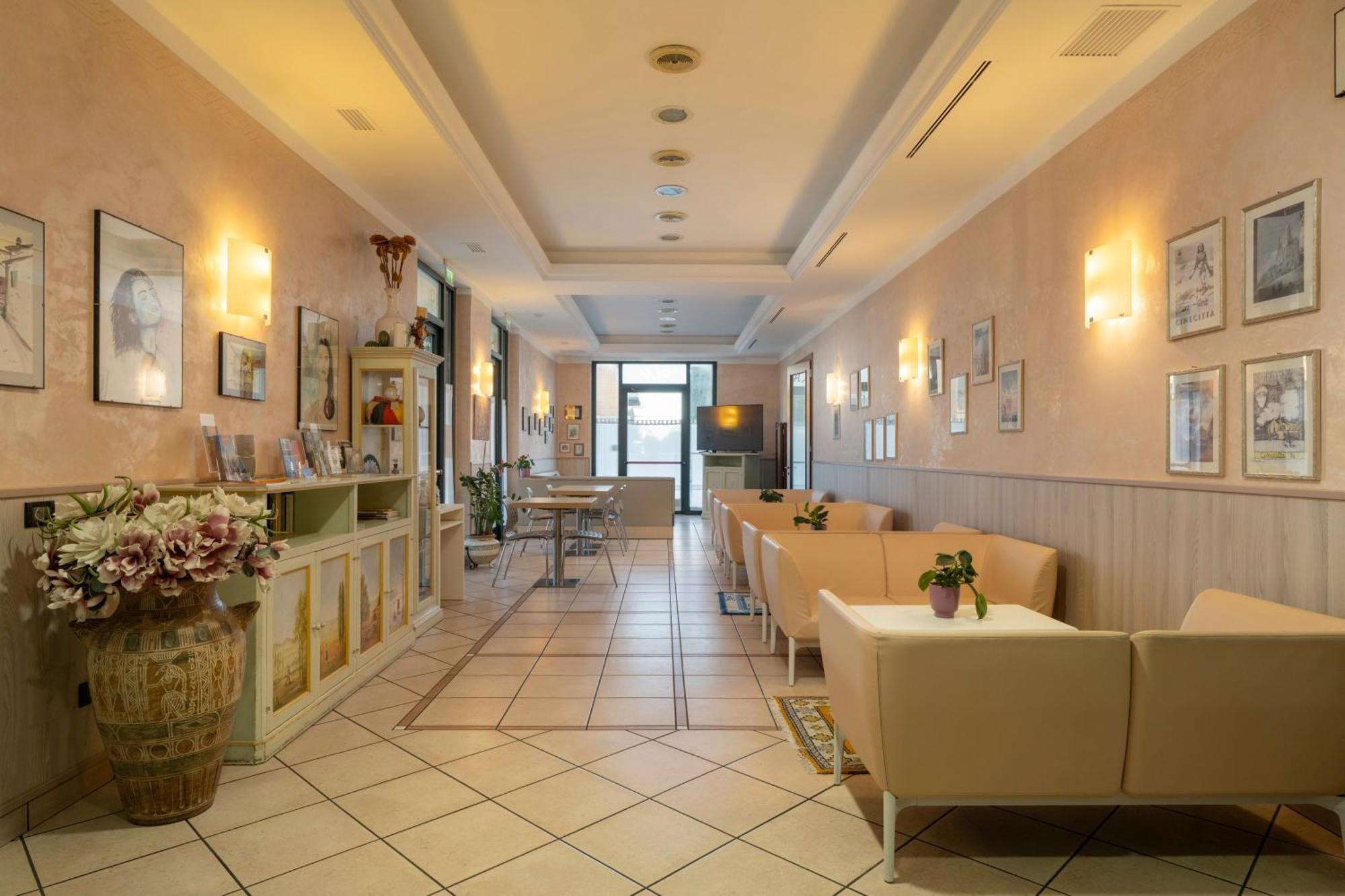 Hotel Mondial Porto Recanati Exteriör bild
