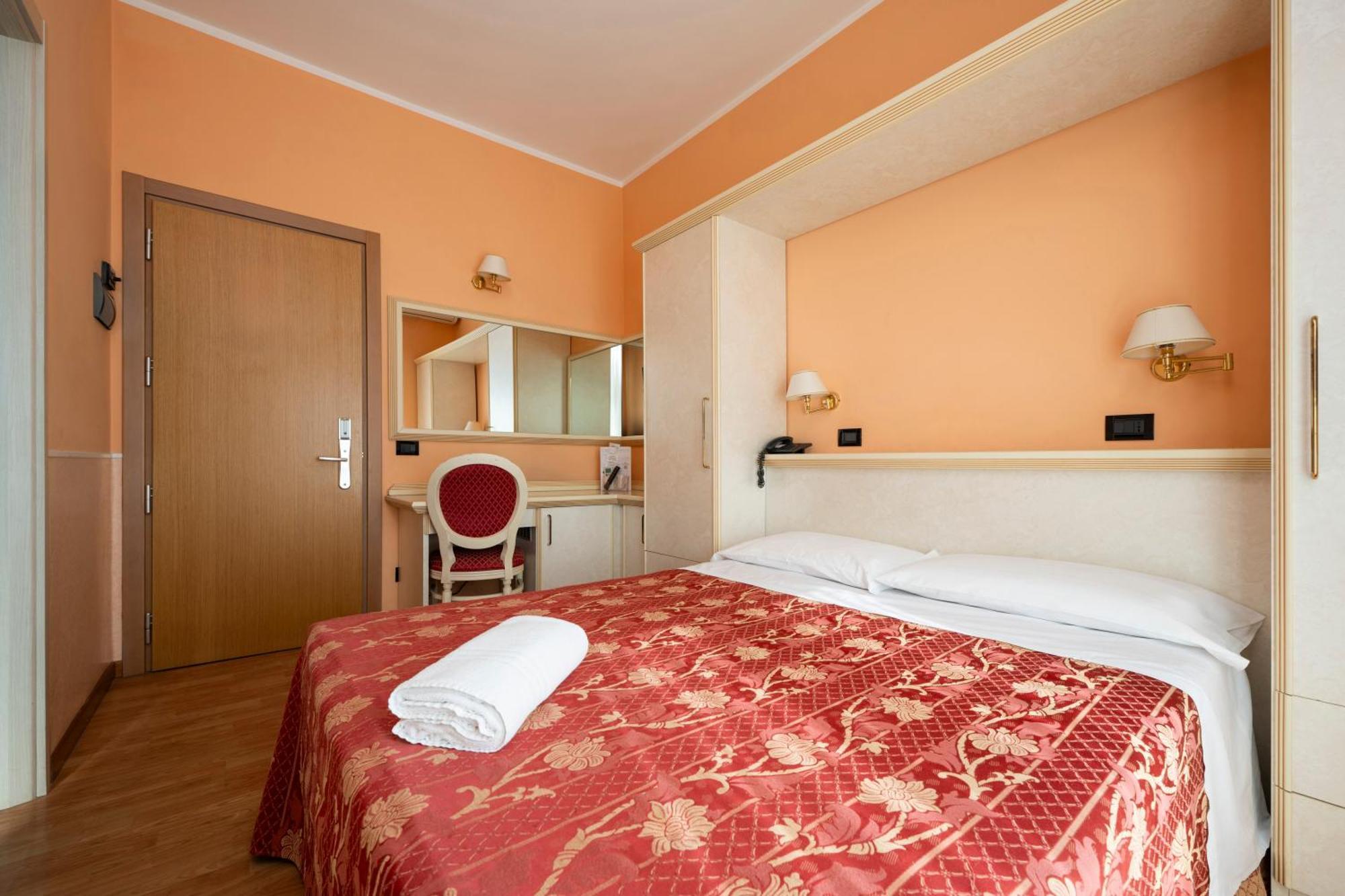 Hotel Mondial Porto Recanati Exteriör bild